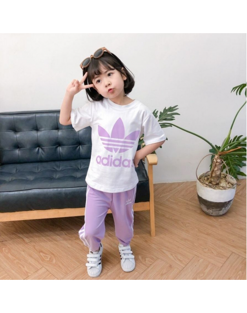 アディダス 子供服 ｔシャツ 半袖 ズボン 丸首コットン スポーツ 秋 上下セット