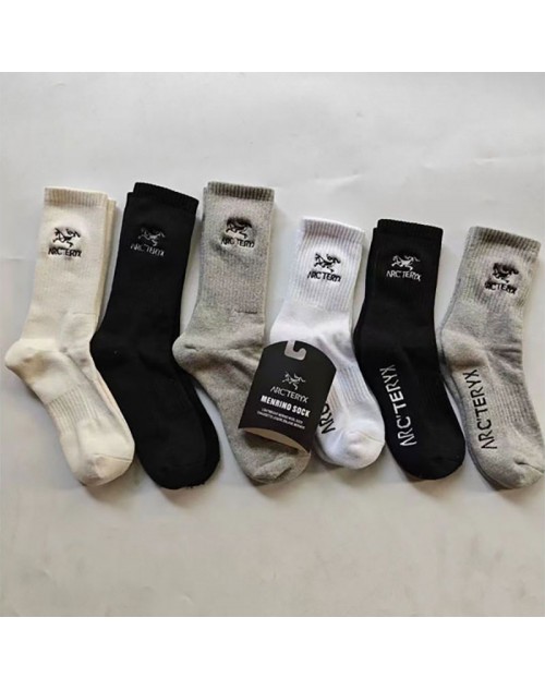 ARC'TERYX  アークテリクス靴下 品番：X-LI-ARC-58856ラインで在庫確認とご注文の際、品番を教えてください