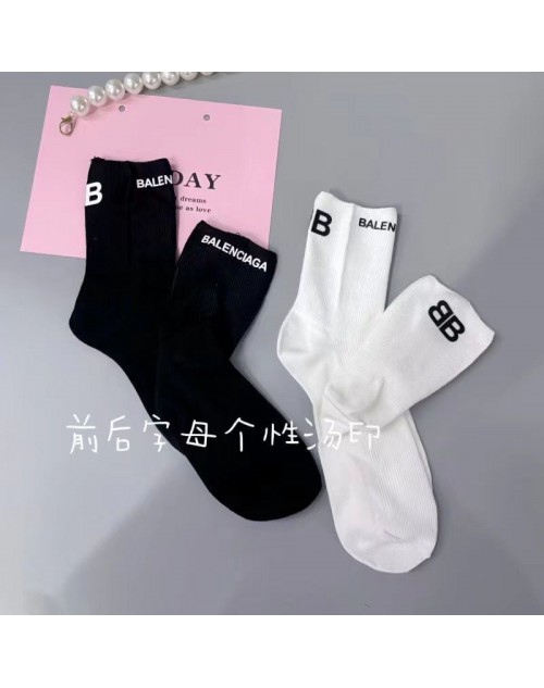 Balenciaga バレンシアガ袜子 靴下 品番：X-LI-BB-56807ラインで在庫確認とご注文の際、品番を教えてください