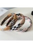 Burberry バーバリーヘアアクセサリー 品番：X-LI-BUR-58468ラインで在庫確認とご注文の際、品番を教えてください