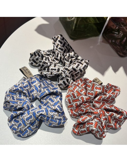 Burberry バーバリーヘアアクセサリー 品番：X-LI-BUR-59183ラインで在庫確認とご注文の際、品番を教えてください