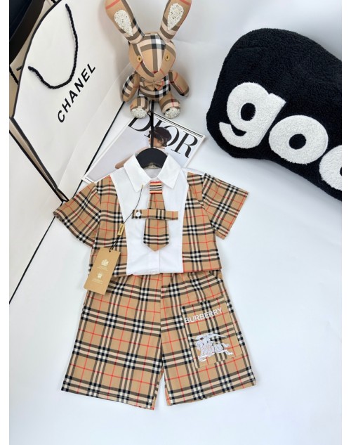 Burberry バーバリー子供服 品番：X-LI-BUR-59706ラインで在庫確認とご注文の際、品番を教えてください