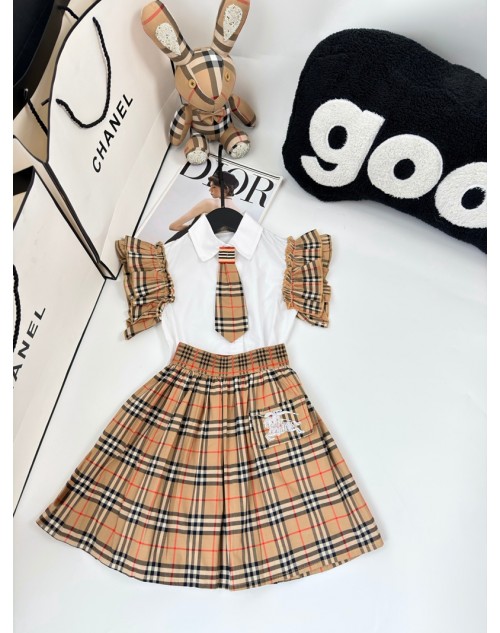 Burberry バーバリー子供服 品番：X-LI-BUR-59707ラインで在庫確認とご注文の際、品番を教えてください
