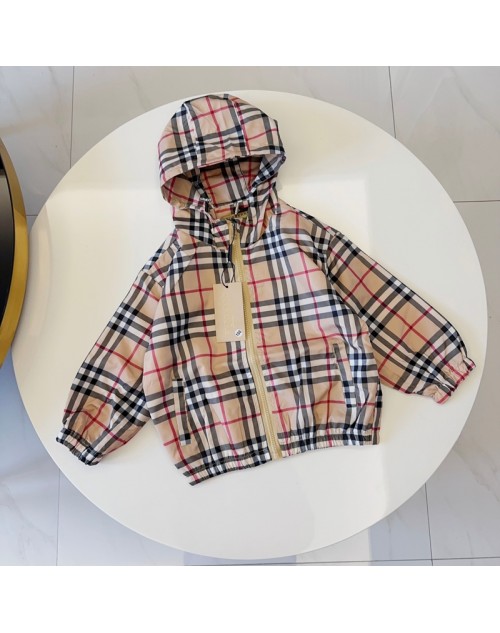 Burberry バーバリー子供服 品番：X-LI-BUR-60064ラインで在庫確認とご注文の際、品番を教えてください