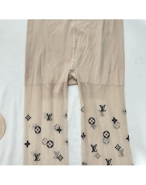 Lv ルイヴィトン 靴下 品番：X-LI-CHA-57428ラインで在庫確認とご注文の際、品番を教えてください