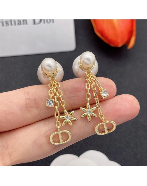 Dior ディオールピアス 品番：X-LI-DIO-59042ラインで在庫確認とご注文の際、品番を教えてください