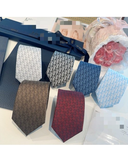 Dior ディオールマスク 品番：X-LI-DIO-59352ラインで在庫確認とご注文の際、品番を教えてください