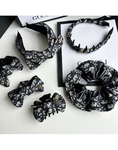 Dior ディオールヘアアクセサリー 品番：X-LI-DIO-59393ラインで在庫確認とご注文の際、品番を教えてください