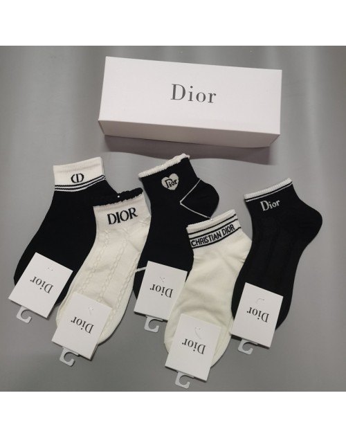 Dior ディオール靴下 品番：X-LI-DIO-59819ラインで在庫確認とご注文の際、品番を教えてください