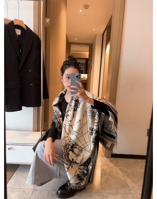 Dior ディオールマフラー 品番：X-LI-DIO-59943ラインで在庫確認とご注文の際、品番を教えてください