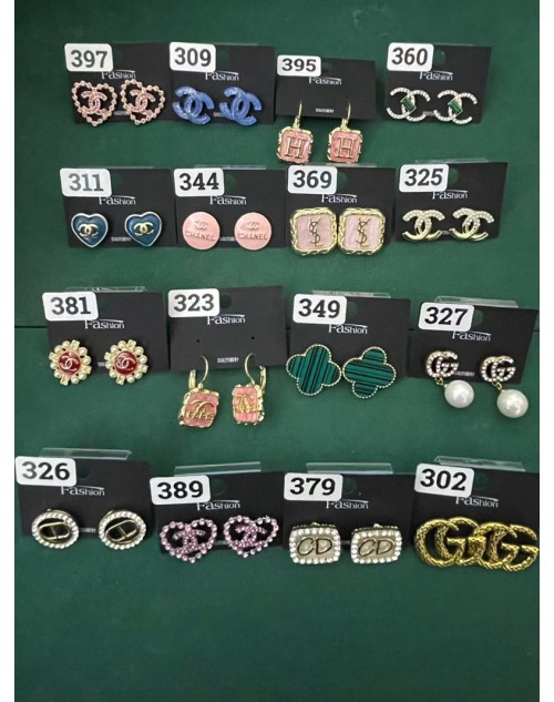 Gucci グッチピアス 品番：X-LI-DIO-CHA-59394-2ラインで在庫確認とご注文の際、品番を教えてください
