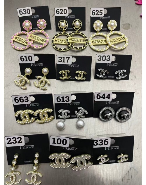 Chanel シャネルピアス 品番：X-LI-DIO-CHA-59394-8ラインで在庫確認とご注文の際、品番を教えてください