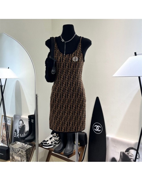 Fendi フェンデイロングスカート 品番：X-LI-FEN-56697ラインで在庫確認とご注文の際、品番を教えてください