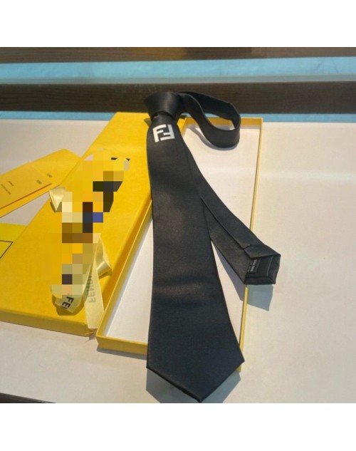 Fendi フェンデイマスク 品番：X-LI-FF-59334ラインで在庫確認とご注文の際、品番を教えてください