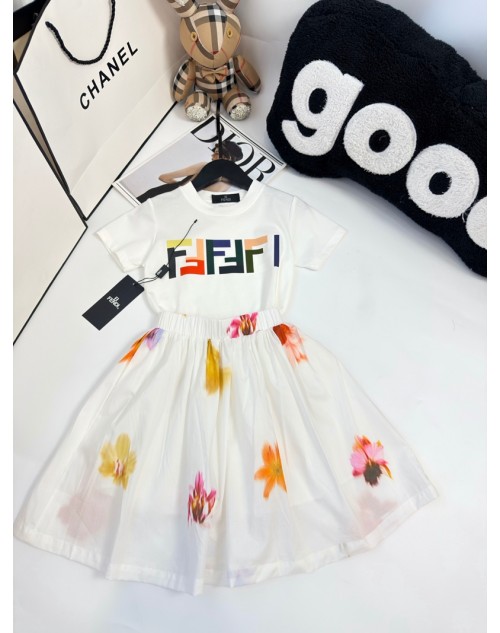 Fendi フェンデイ子供服 品番：X-LI-FF-59712ラインで在庫確認とご注文の際、品番を教えてください