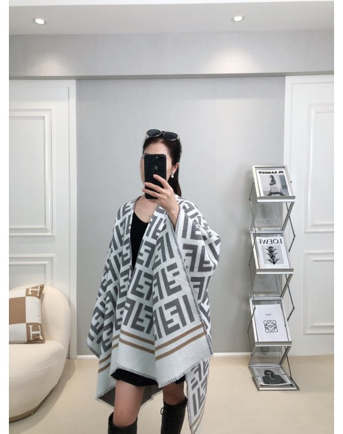 Fendi フェンデイマフラー 品番：X-LI-FF-59953ラインで在庫確認とご注文の際、品番を教えてください