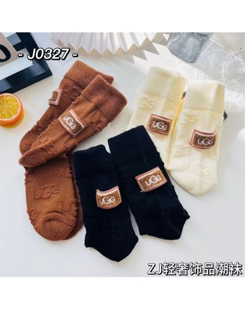 Gucci グッチ 靴下 品番：X-LI-GG-57426ラインで在庫確認とご注文の際、品番を教えてください