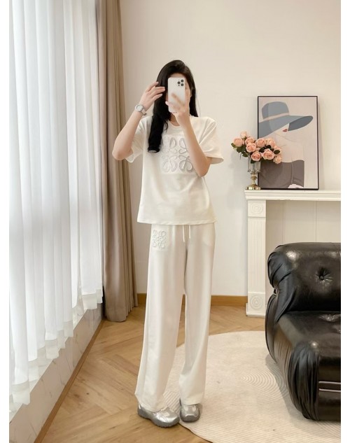 LOEWE ロエベtシャツ 品番：X-LI-LOE-59232ラインで在庫確認とご注文の際、品番を教えてください