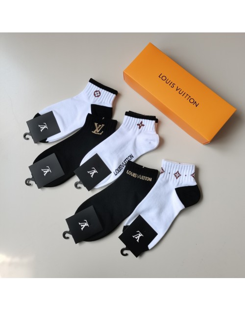 Lv ルイヴィトン靴下 品番：X-LI-LV-57714ラインで在庫確認とご注文の際、品番を教えてください