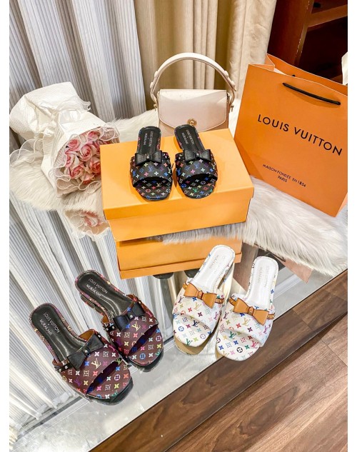 Lv ルイヴィトン靴下 品番：X-LI-LV-59983ラインで在庫確認とご注文の際、品番を教えてください