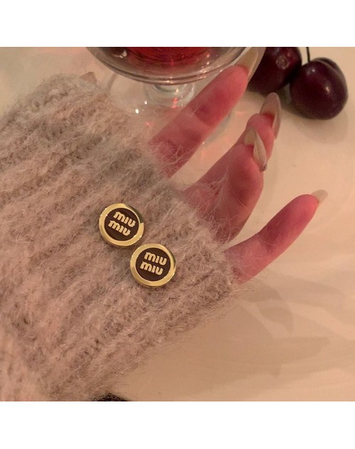 ミュウミュウ MiuMiu ピアス 品番：X-LI-MIU-57324ラインで在庫確認とご注文の際、品番を教えてください