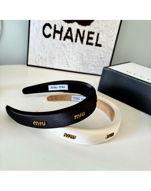 ミュウミュウ MiuMiuヘアアクセサリー 品番：X-LI-MIU-58503ラインで在庫確認とご注文の際、品番を教えてください
