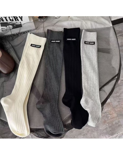 ミュウミュウ MiuMiu靴下 品番：X-LI-MIU-58843ラインで在庫確認とご注文の際、品番を教えてください