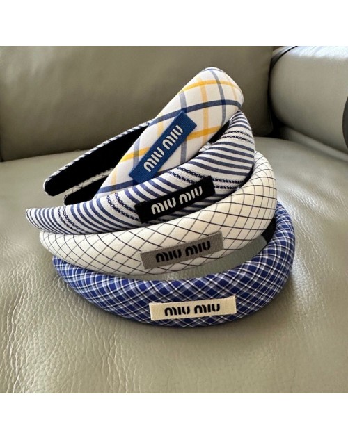 ミュウミュウ MiuMiuヘアアクセサリー 品番：X-LI-MIU-59759ラインで在庫確認とご注文の際、品番を教えてください