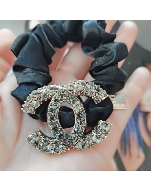 Chanel シャネルヘアアクセサリー 品番：X-LI-MIU-59760ラインで在庫確認とご注文の際、品番を教えてください