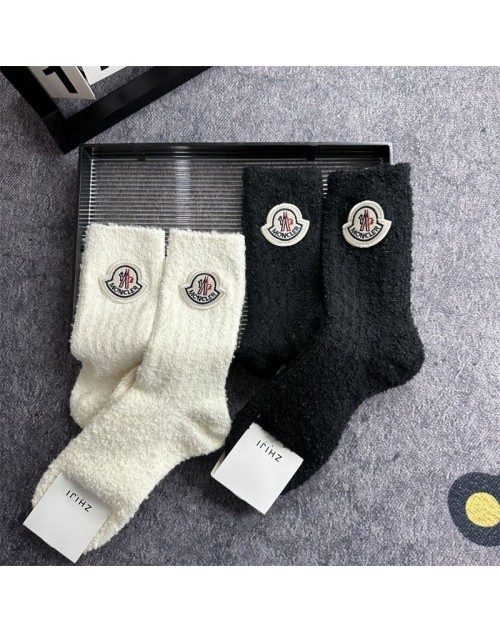 MONCLER 靴下 品番：X-LI-MON-57342ラインで在庫確認とご注文の際、品番を教えてください