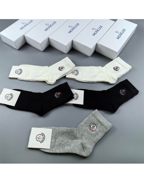 Moncler モンクレール靴下 品番：X-LI-MON-58811ラインで在庫確認とご注文の際、品番を教えてください