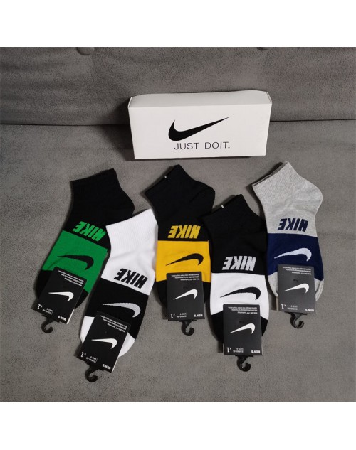 Nike ナイキ靴下 品番：X-LI-NIK-57719ラインで在庫確認とご注文の際、品番を教えてください