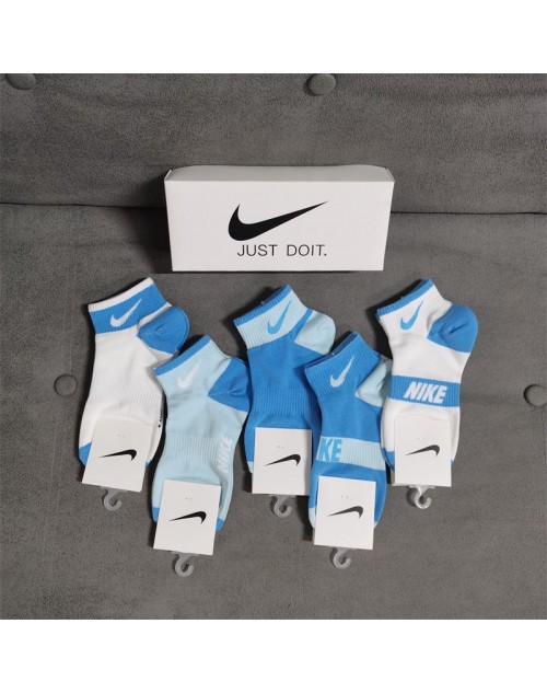 Nike ナイキ靴下 品番：X-LI-NIK-57758ラインで在庫確認とご注文の際、品番を教えてください