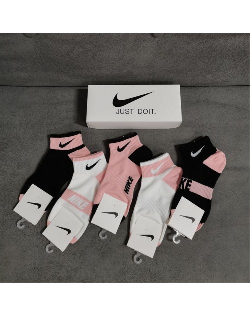 Nike ナイキ靴下 品番：X-LI-NIK-57760ラインで在庫確認とご注文の際、品番を教えてください