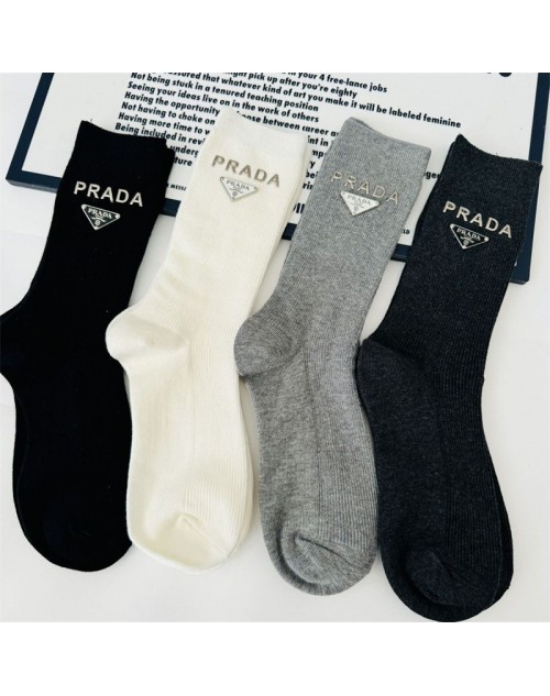 Prada プラダ靴下 品番：X-LI-PRA-58439ラインで在庫確認とご注文の際、品番を教えてください