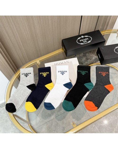 Prada プラダ靴下 品番：X-LI-PRA-58847ラインで在庫確認とご注文の際、品番を教えてください