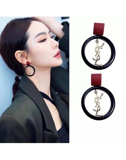 Ysl イブサンローランピアス 品番：X-LI-YSL-58460ラインで在庫確認とご注文の際、品番を教えてください